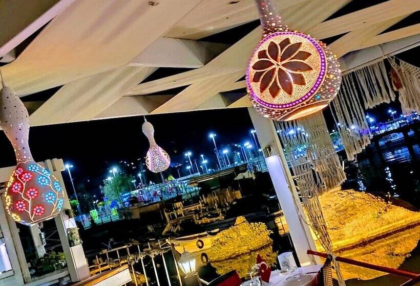 بنسيون Lotus Restaurant & Home