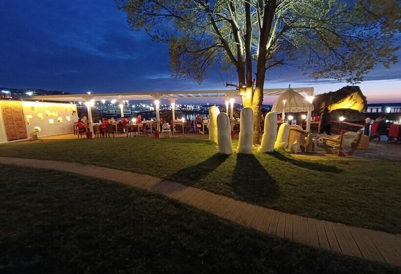 بنسيون Lotus Restaurant & Home