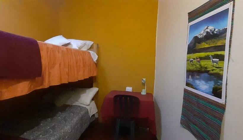 פנסיון Orkkowasi Backpackers