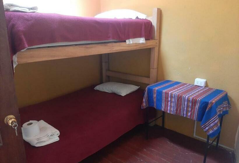 פנסיון Orkkowasi Backpackers