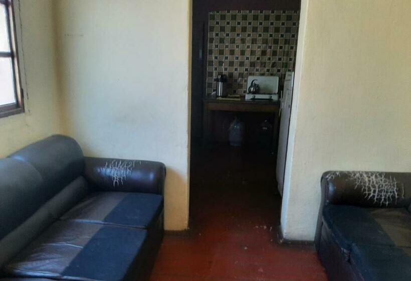 פנסיון Orkkowasi Backpackers