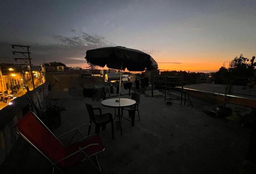 פנסיון Orkkowasi Backpackers