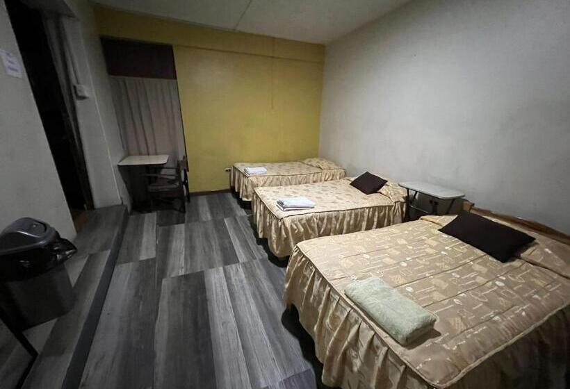 פנסיון Orkkowasi Backpackers