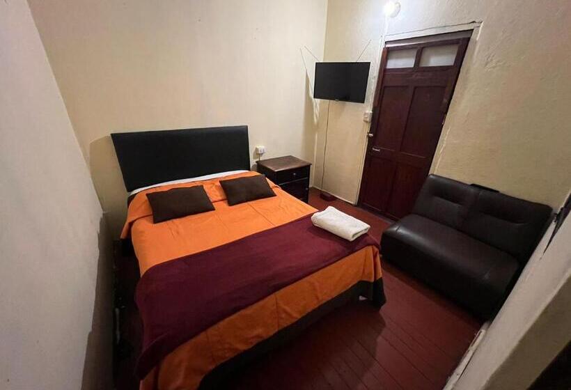 פנסיון Orkkowasi Backpackers