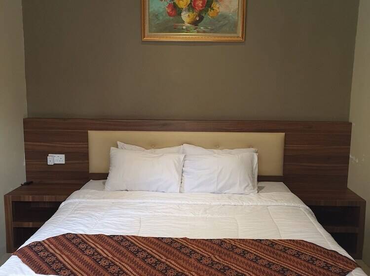 بنسيون Permata Baloi Green Guest House