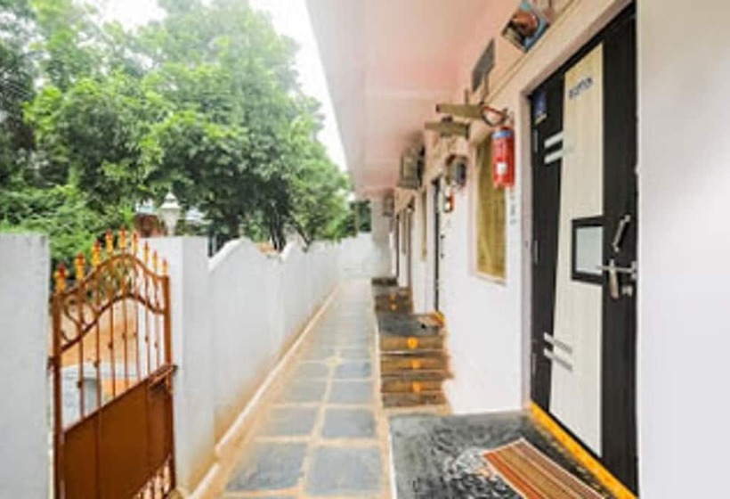 פנסיון Rahul Residence