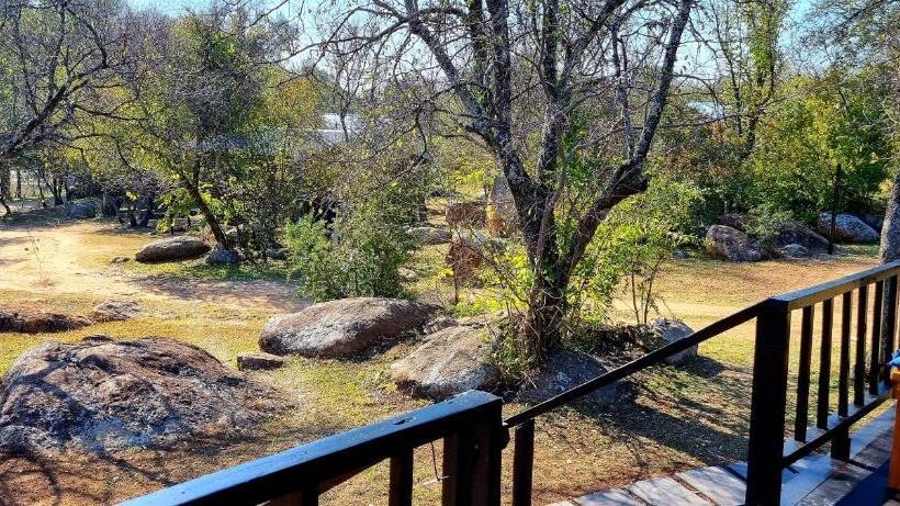 ペンション River Rock Lodge