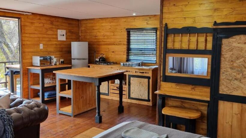 ペンション River Rock Lodge