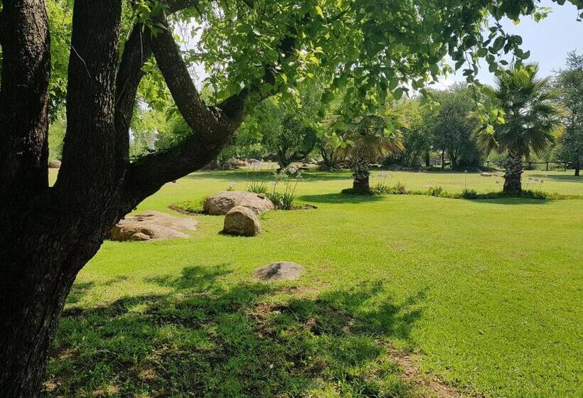 ペンション River Rock Lodge