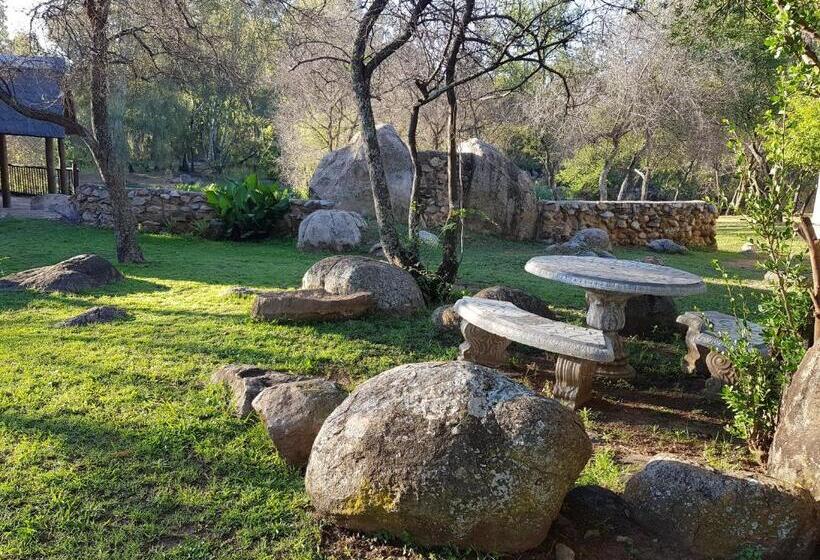 ペンション River Rock Lodge