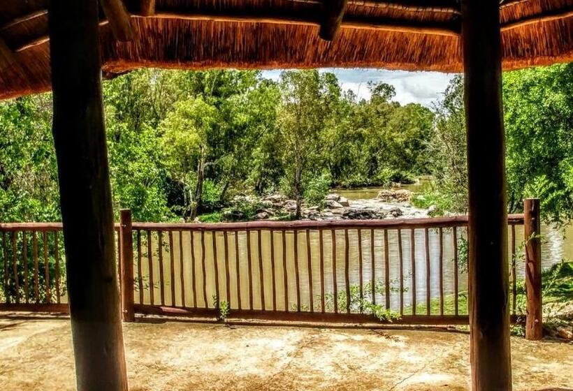 ペンション River Rock Lodge