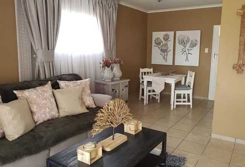 ペンション River Rock Lodge