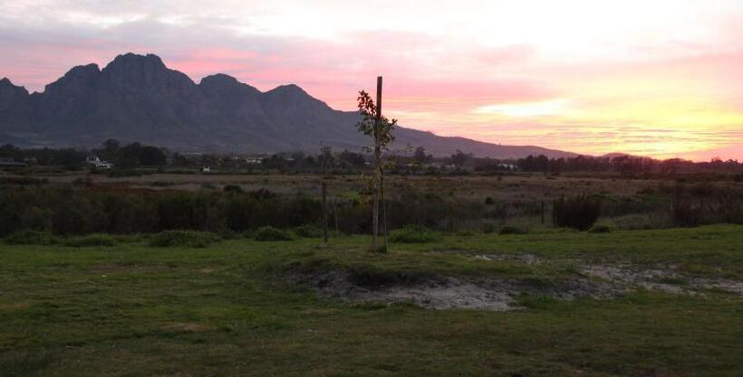 پانسیون The Farmstead