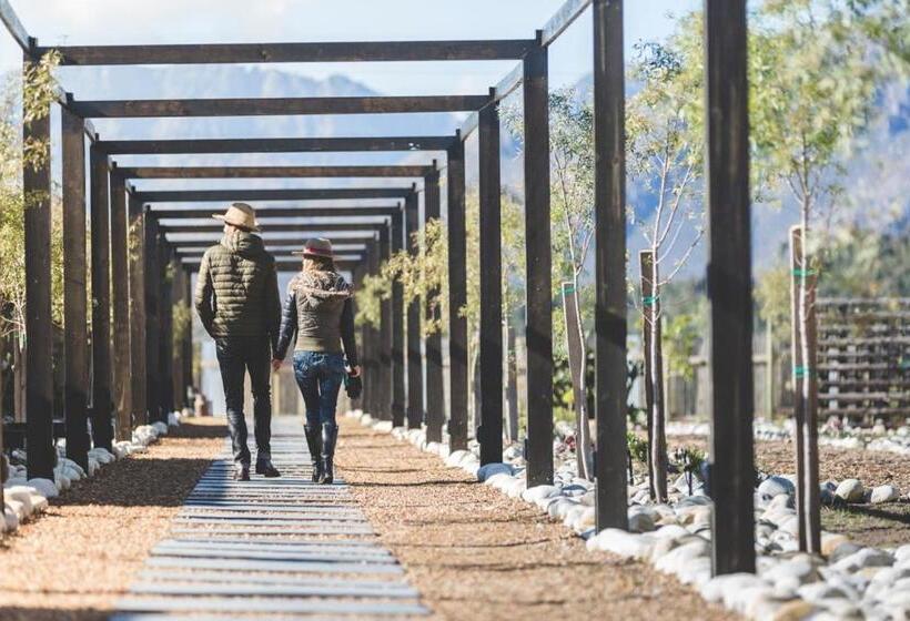 پانسیون The Farmstead