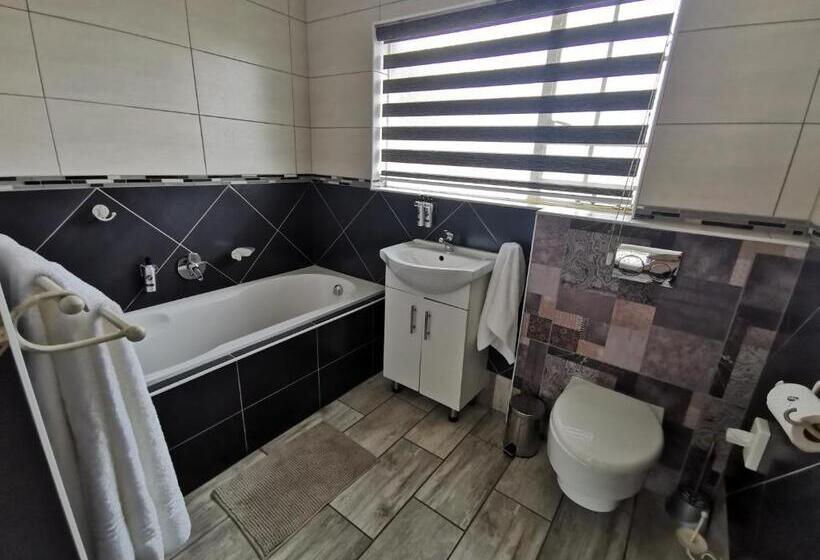 פנסיון Up21 Guest House