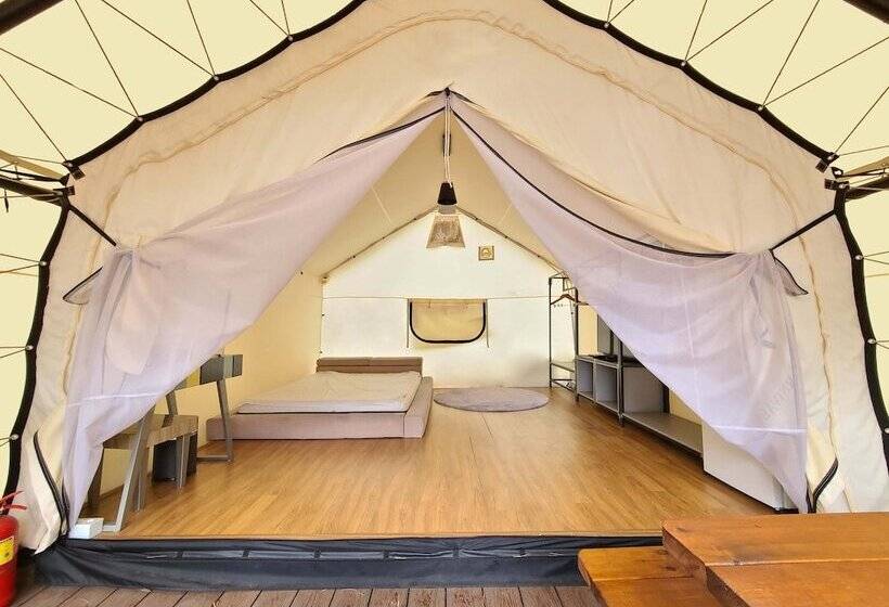 リゾートホテル Geochang Surfing Park