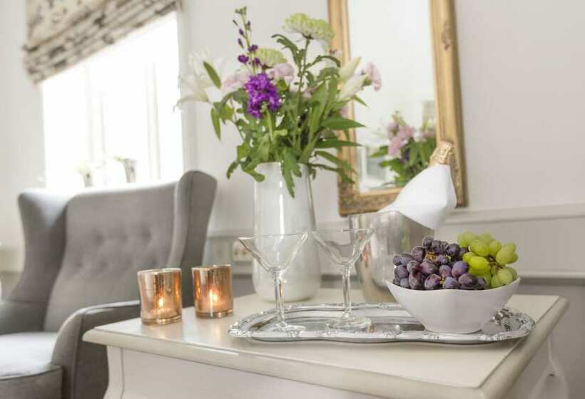 Отель Tidaholm Stadsl