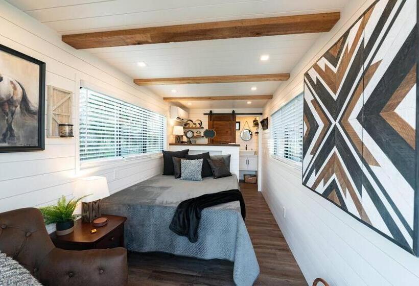 Schronisko The Stable Tiny Container Home 12 Min To Magnolia