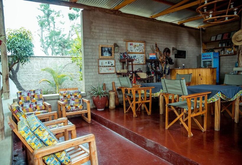 تختخواب و صبحانه Charming Eco Homestay Near Kilimanjaro International Airport