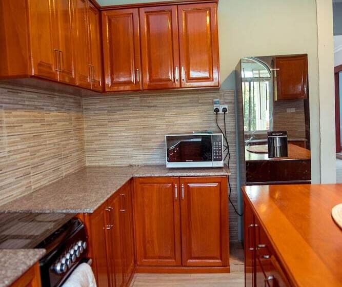 تختخواب و صبحانه Charming Eco Homestay Near Kilimanjaro International Airport