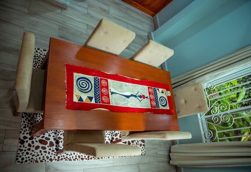 تختخواب و صبحانه Charming Eco Homestay Near Kilimanjaro International Airport