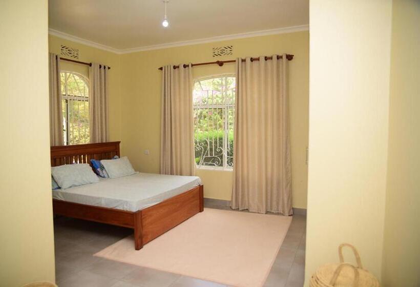 تختخواب و صبحانه Charming Eco Homestay Near Kilimanjaro International Airport