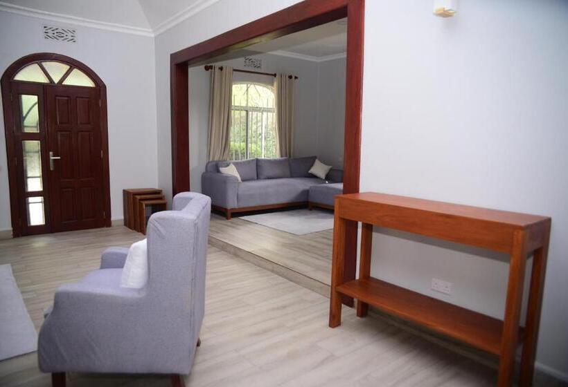تختخواب و صبحانه Charming Eco Homestay Near Kilimanjaro International Airport