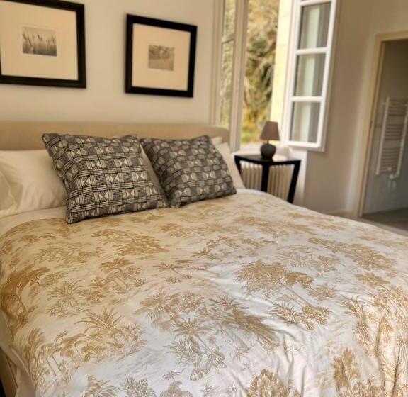 ベッドアンドブレックファースト Noubar