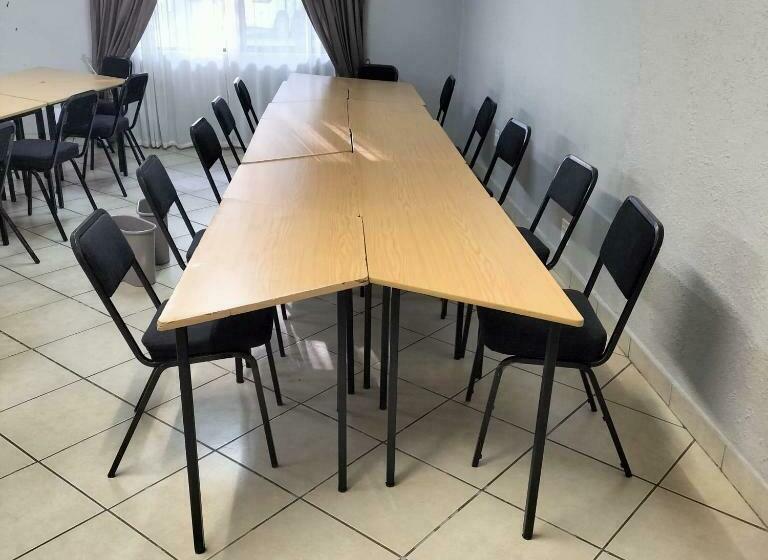 住宿加早餐  Oaklands Inn And Conference Centre