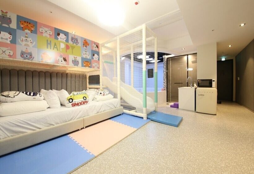 בית מלון כפרי Almond Kids