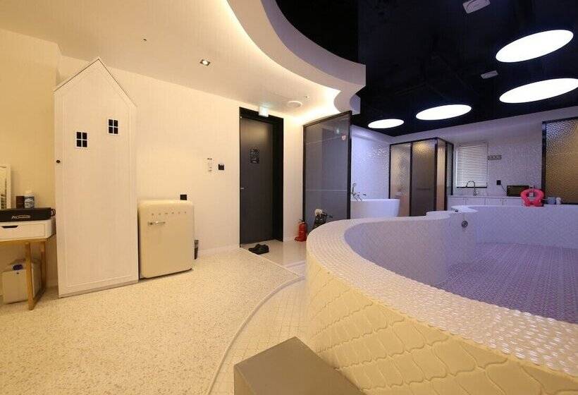 בית מלון כפרי Almond Kids