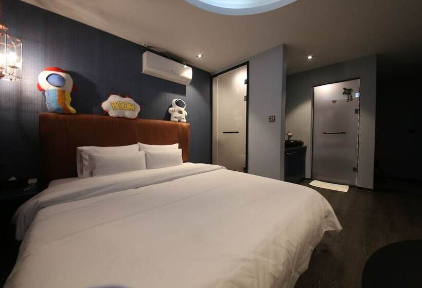 בית מלון כפרי Almond Kids