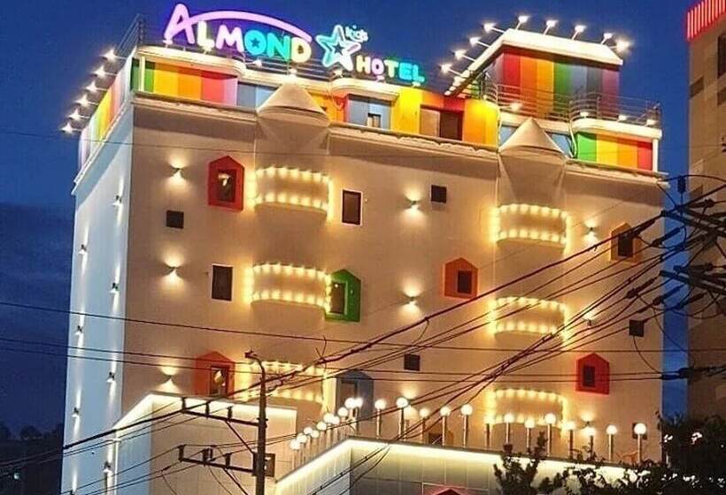 בית מלון כפרי Almond Kids