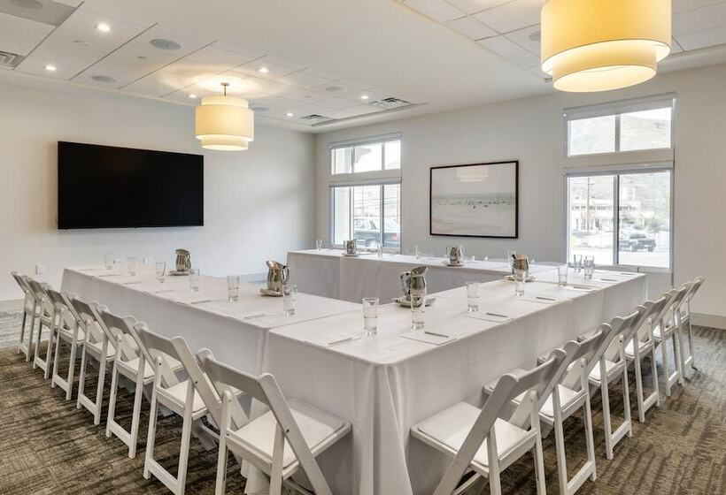 Cambria Hotel Calabasas   Malibu