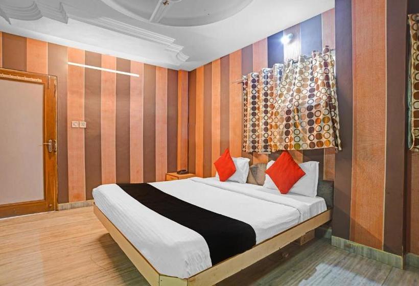 호텔 Capital O 82005  Shree Villa