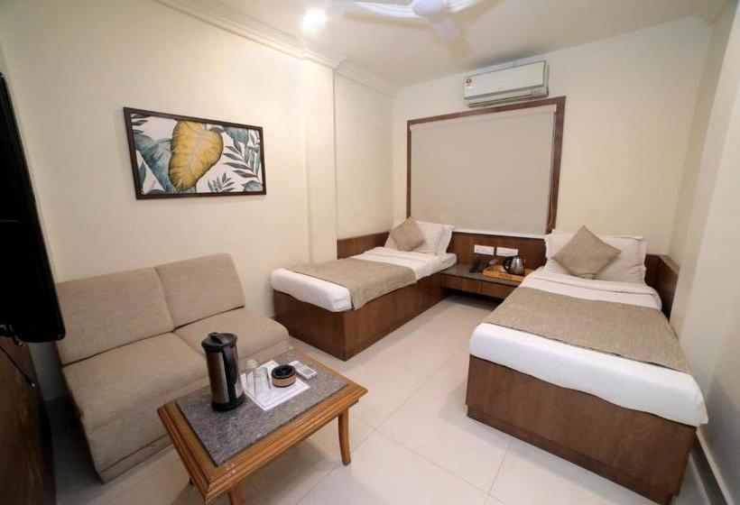 酒店 Capital O 82151 Rio