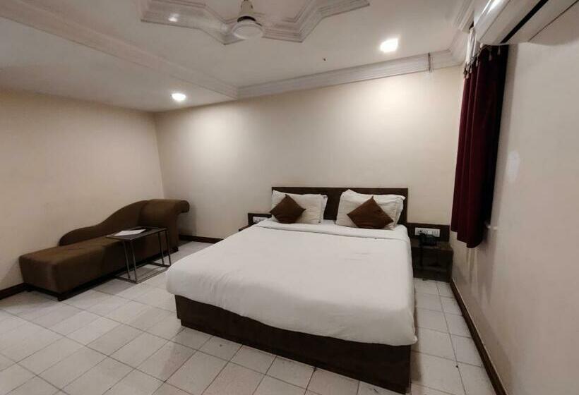 酒店 Capital O 82151 Rio