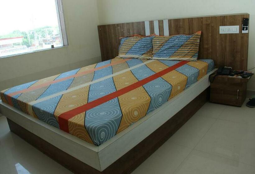 فندق Capital O 82220 Athitya Resort