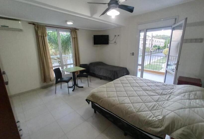 ホテル El Descanso