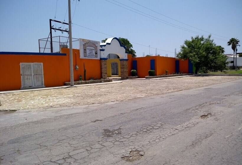 فندق Hacienda Los Generales