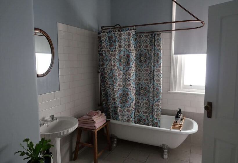 فندق Harvest Home Avenel