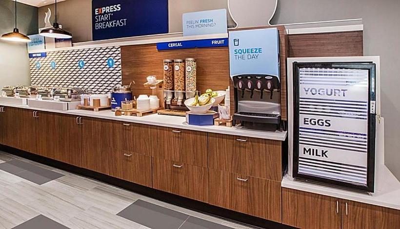 هتل Holiday Inn Express & Suites   Lumberton, An Ihg