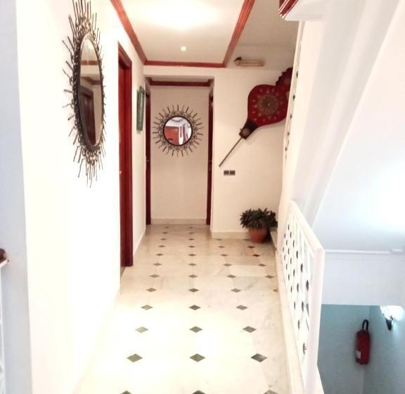 هتل Hôtel Sid El Aidi Médina