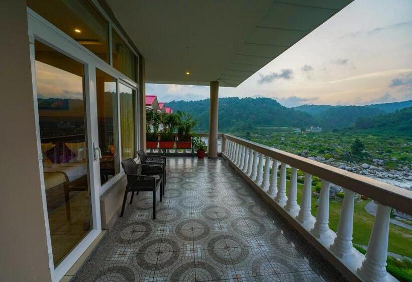 酒店 Neugal Riverfront Resort