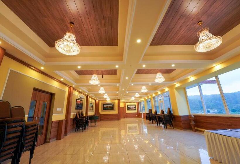 酒店 Neugal Riverfront Resort