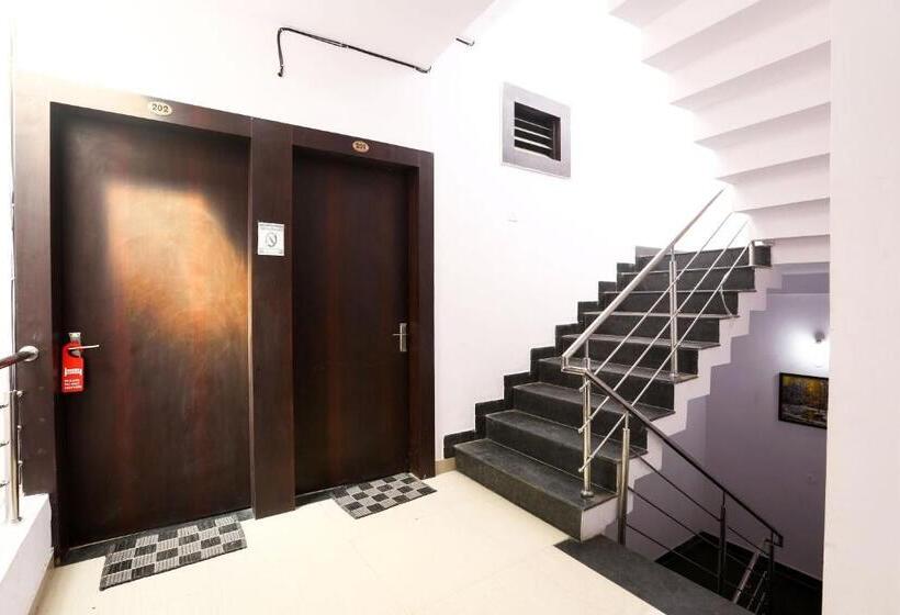 호텔 Oyo 5799  Plaza Inn