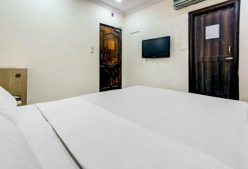 בית מלון כפרי Oyo 82214 Gayatri Guest House