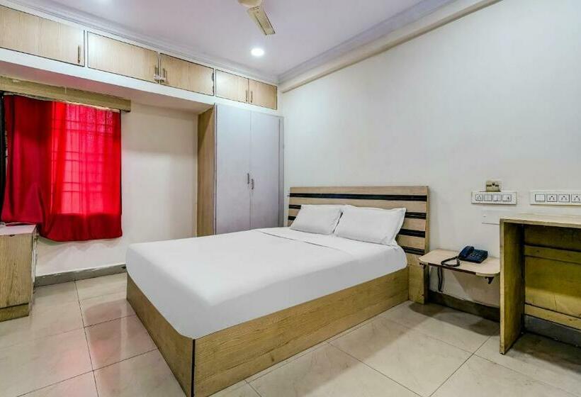 בית מלון כפרי Oyo 82214 Gayatri Guest House