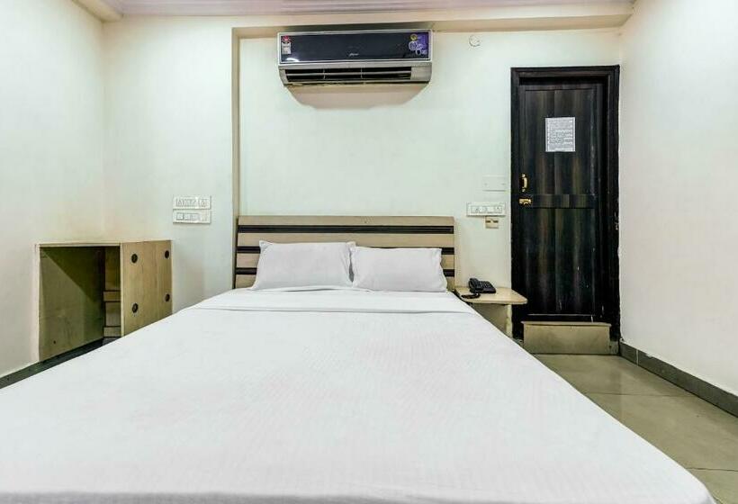 בית מלון כפרי Oyo 82214 Gayatri Guest House