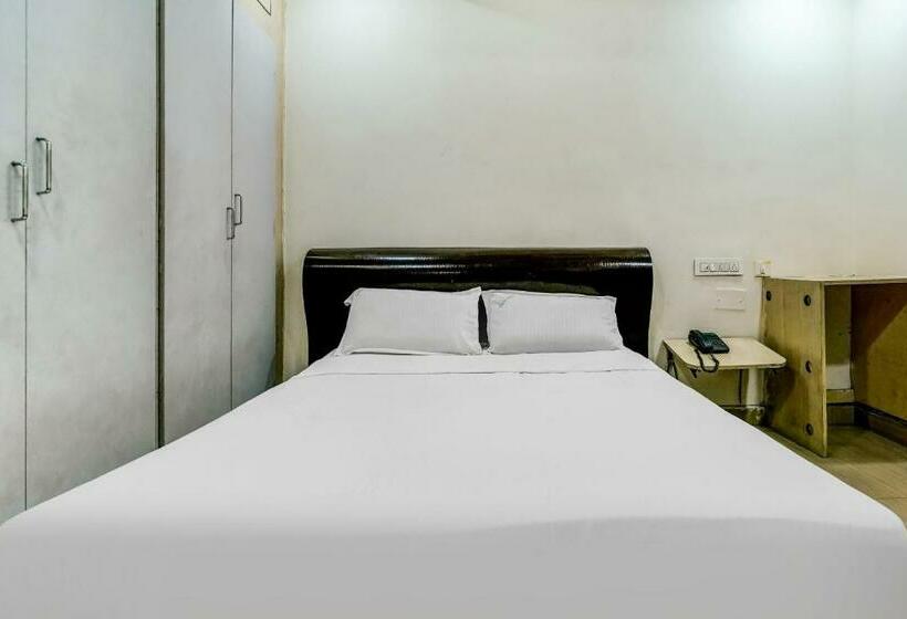 בית מלון כפרי Oyo 82214 Gayatri Guest House